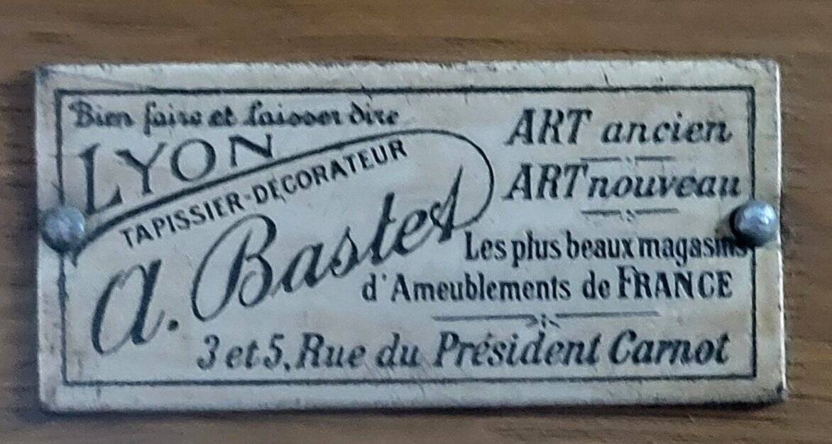 Important showcase library in fine wood and marquetry, stamped.