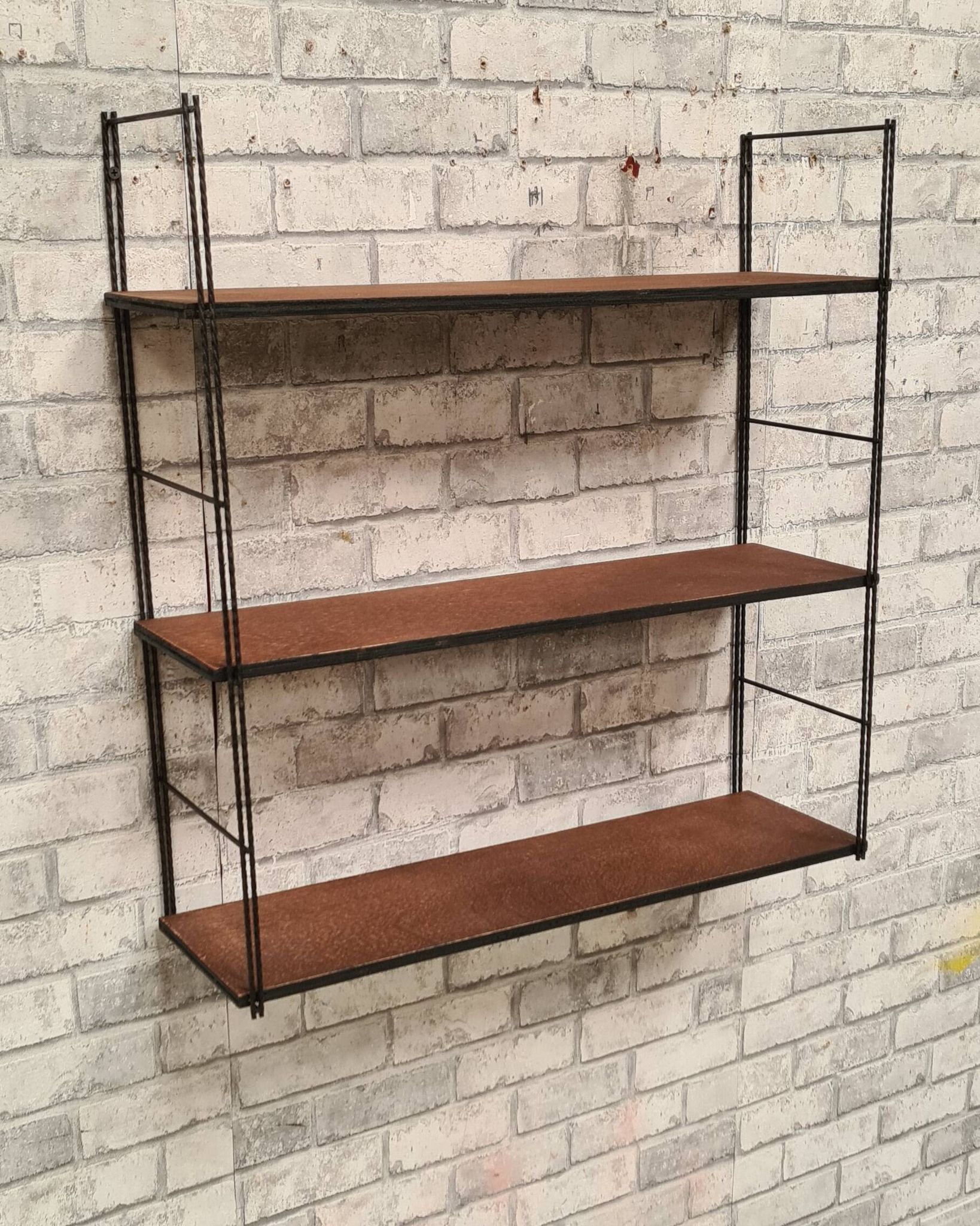 etagere 1960 vintage , string, bois et metal 60x58x17