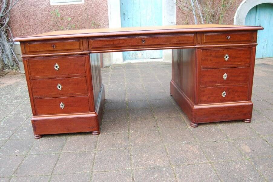 Very large Louis Philippe period mahogany pedestal desk from the 19th century