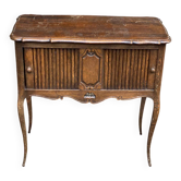 Table de chevet double à rideau de style Louis XV