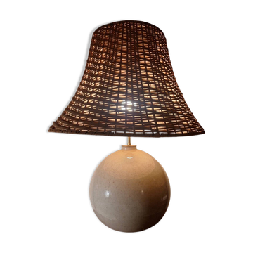 Lampe céramique avec abat-jour rotin.