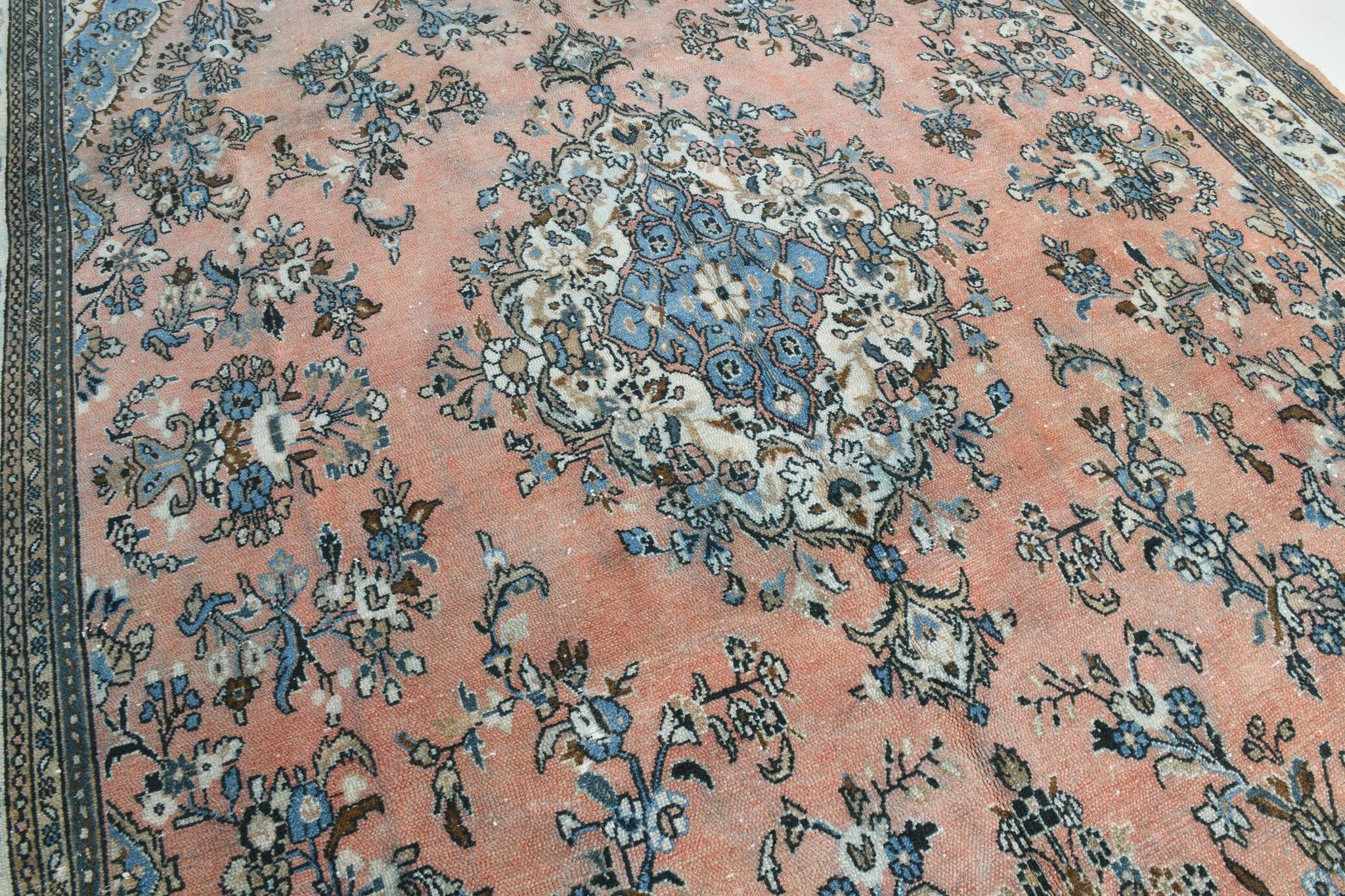 Tapis persan classique bleu et saumon, 318x410 cm