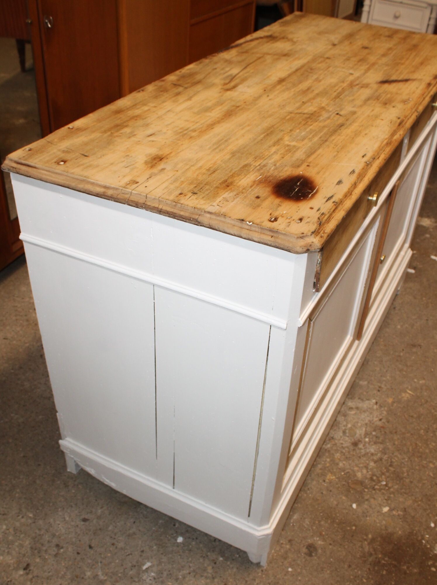 Buffet rustique blanc