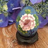 Batch of decorative partitioned eggs