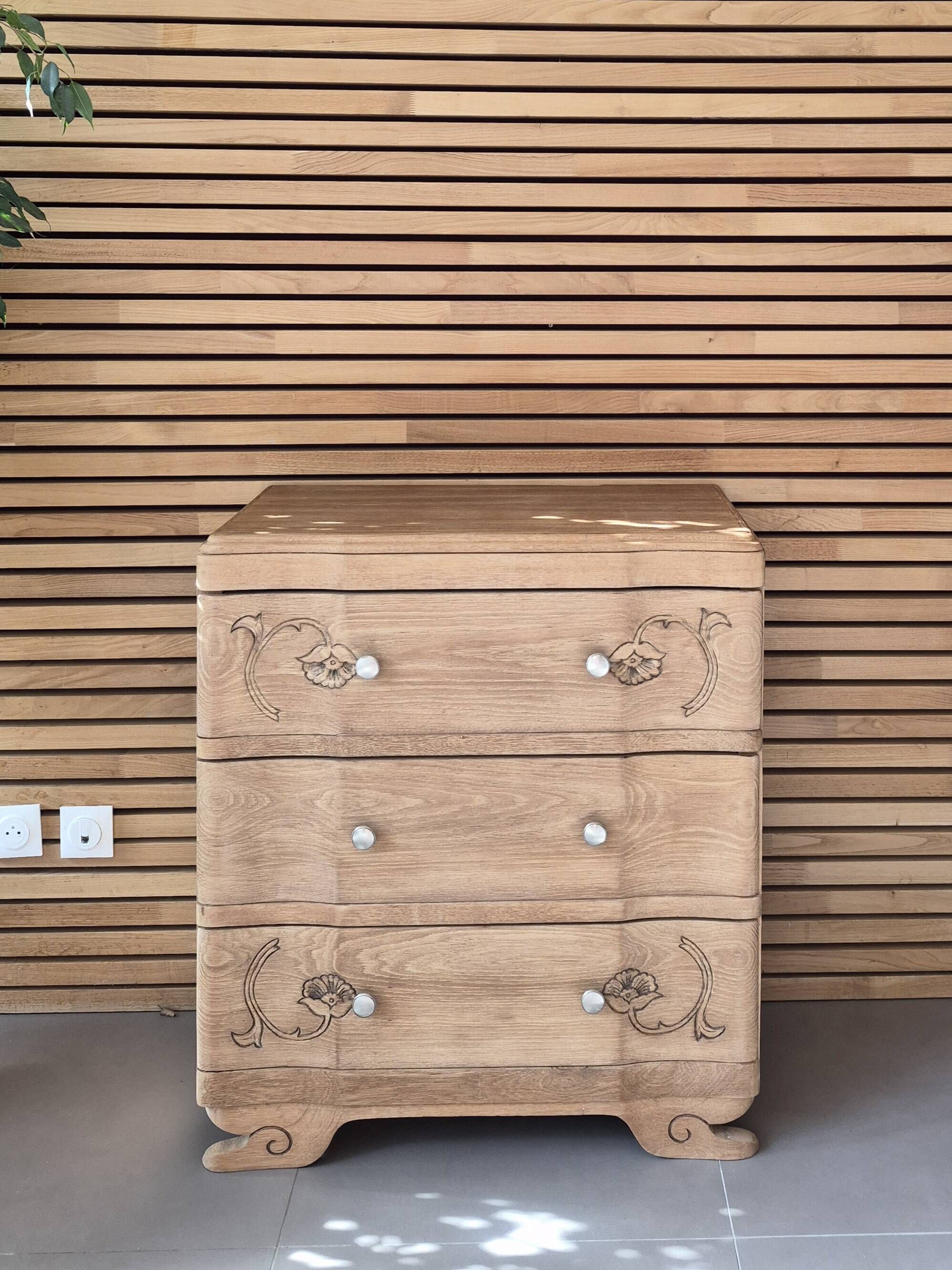 Art Deco chest of drawers
