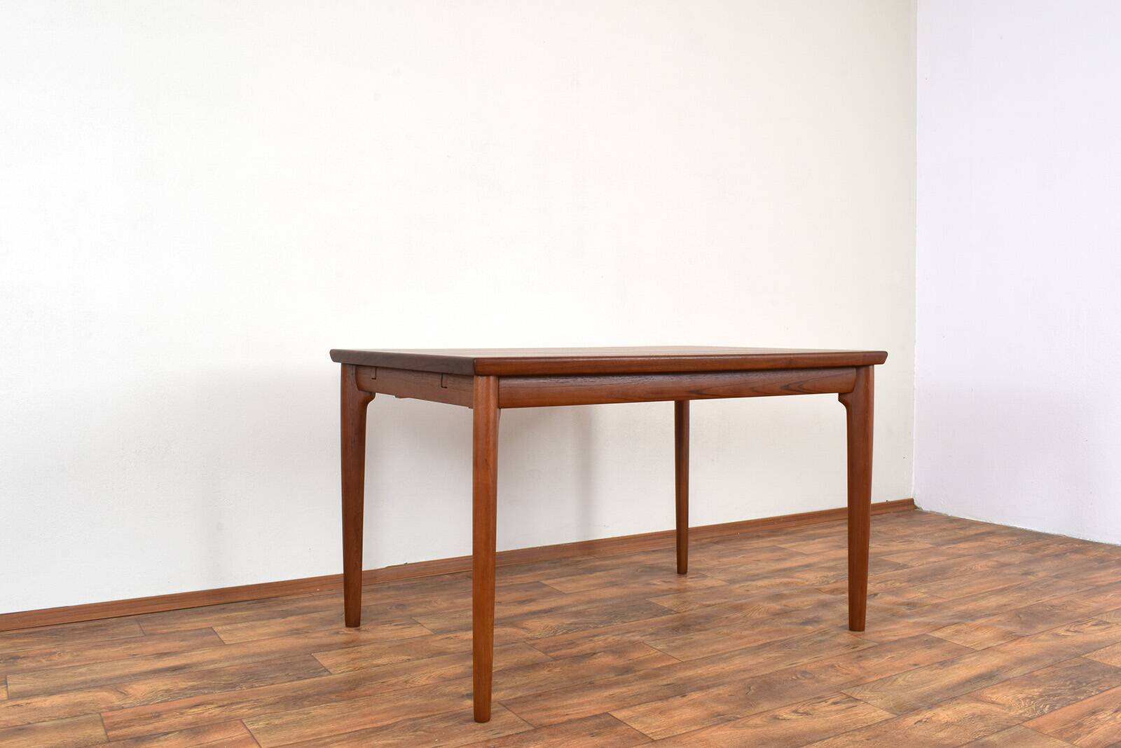 Mid-Century Danish Teak Extendable Dining Table, 1960s.
