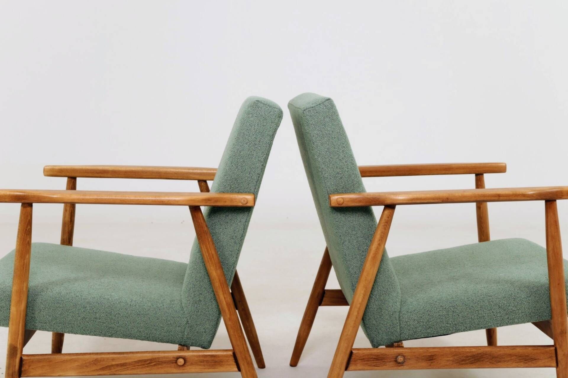 Pair of vintage long chairs mint green bouclé 1970