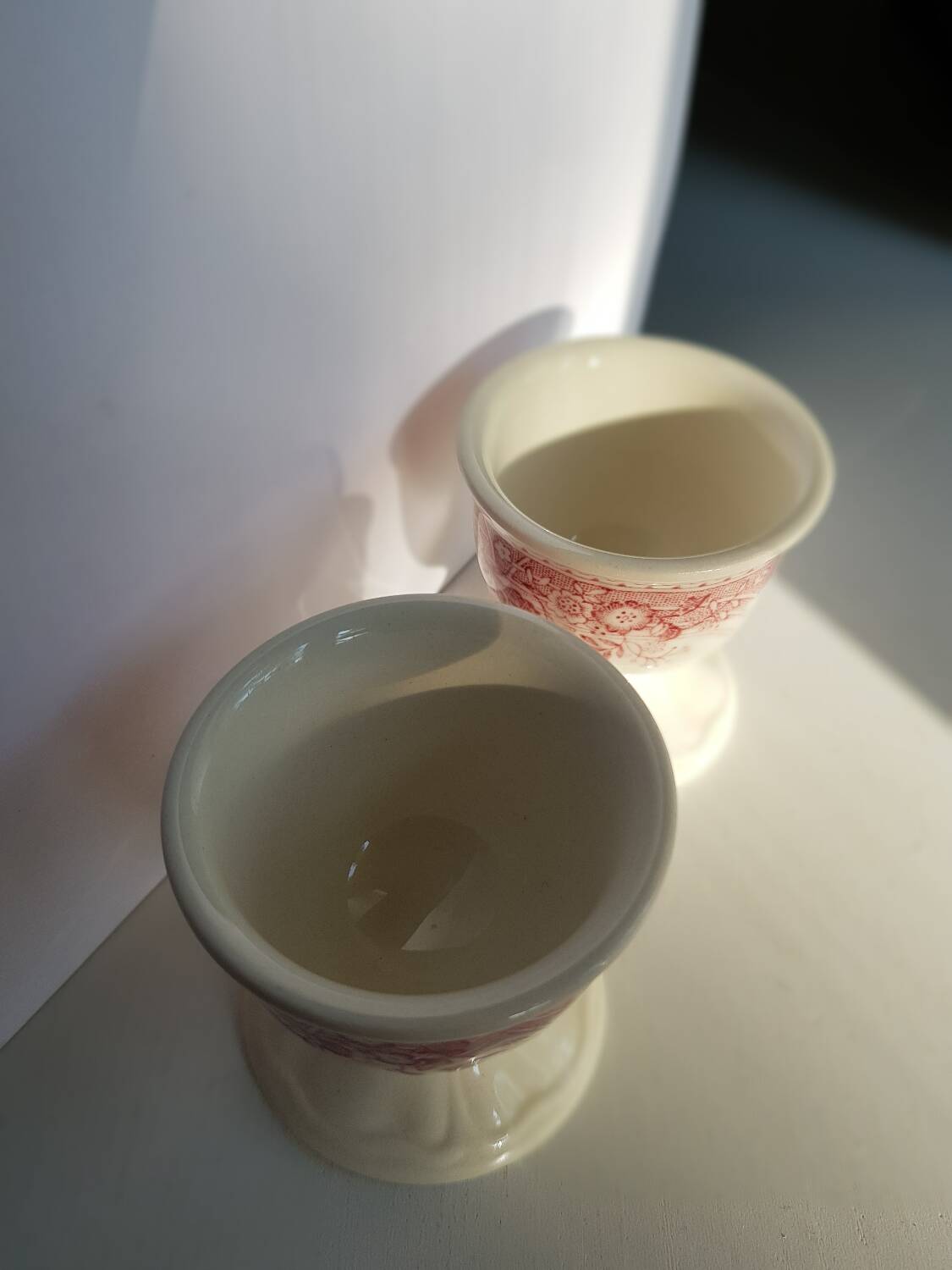 Set de 2 coquetiers Villeroy et Boch "Burgenland" à décor rouge