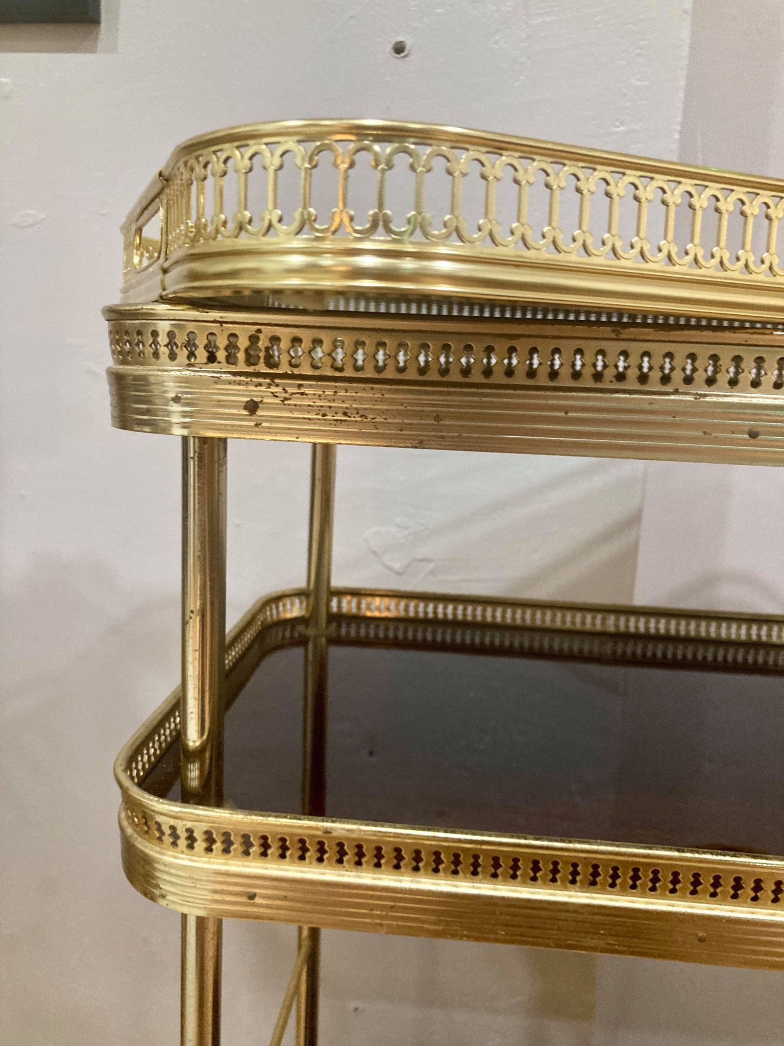 Rolling service in wood and brass