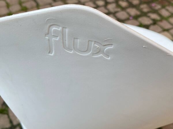 Chaise pliable abs blanc signée Flux Amsterdam vers 1980