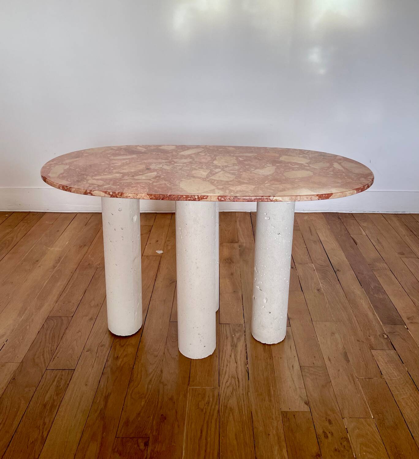 Table basse marbre rose et béton