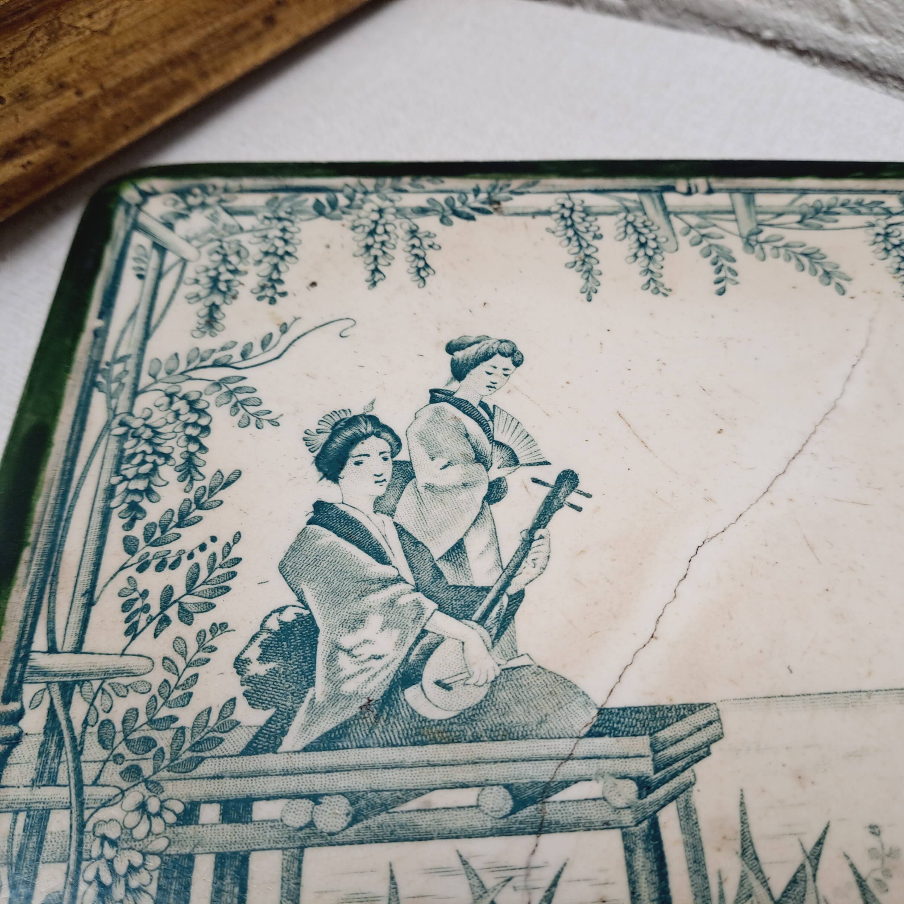 Creil and Montereau trivet