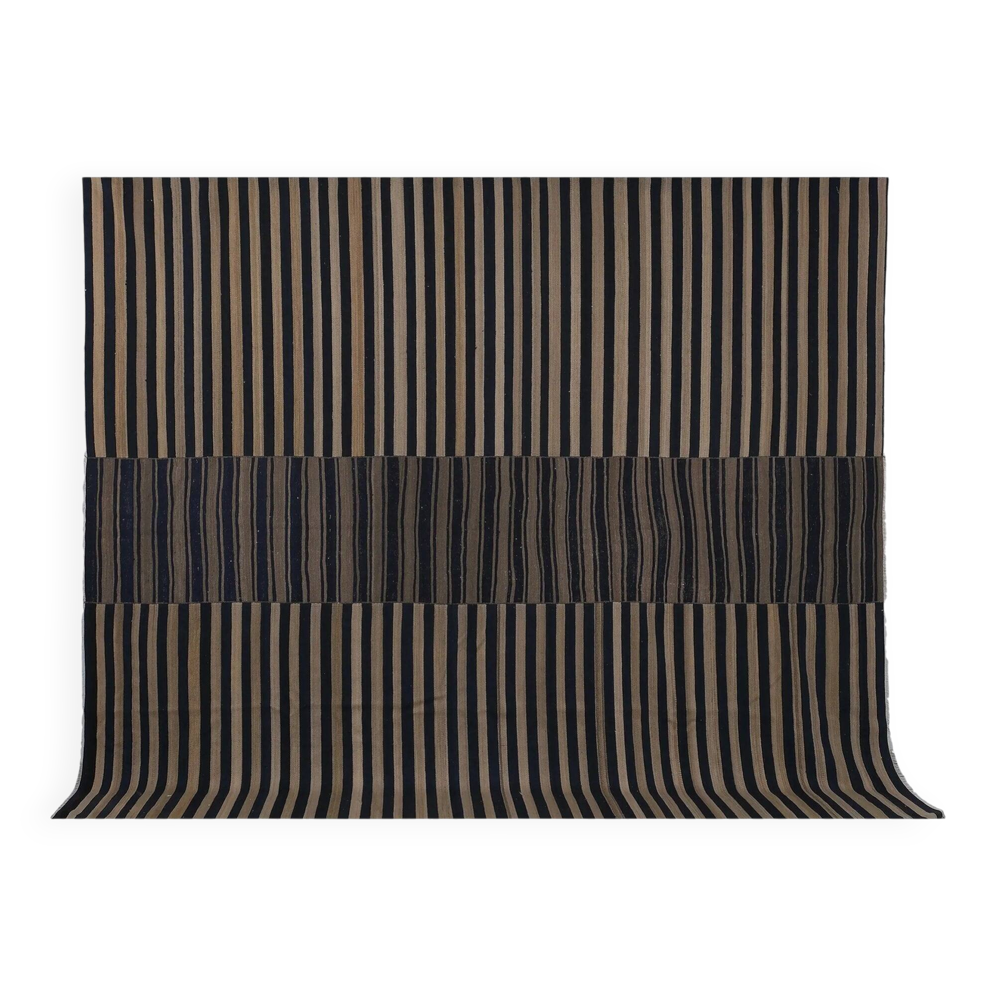 Vintage Turkish kilim, handwoven, 335x398 cm.