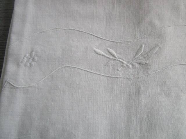 Antique embroidered pillowcase: 77x77cm