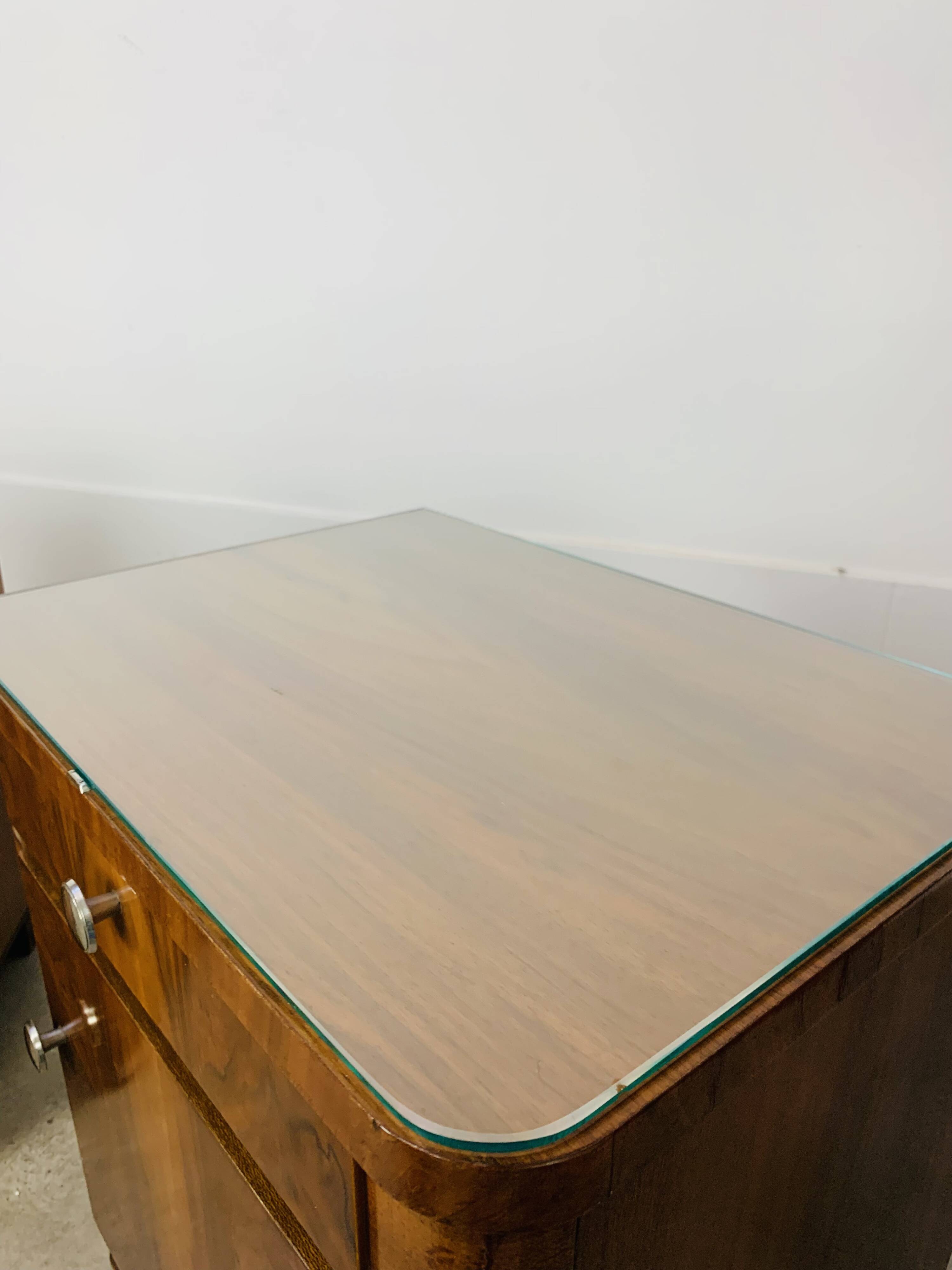 Pair of Art Deco bedside tables, 1930s