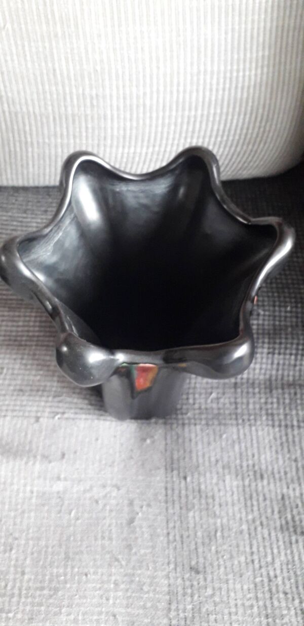 Vase vintage très original signé