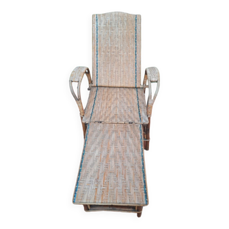 Vintage rattan chaise longue