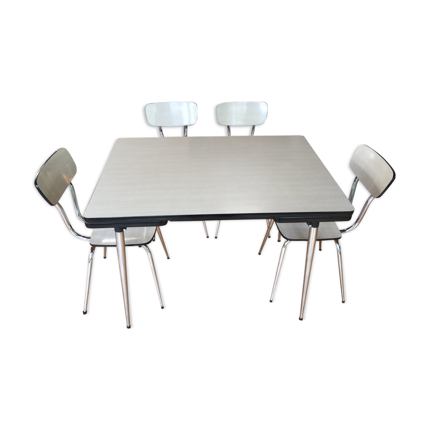 Table formica - 4 matching chairs