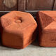 4 poufs