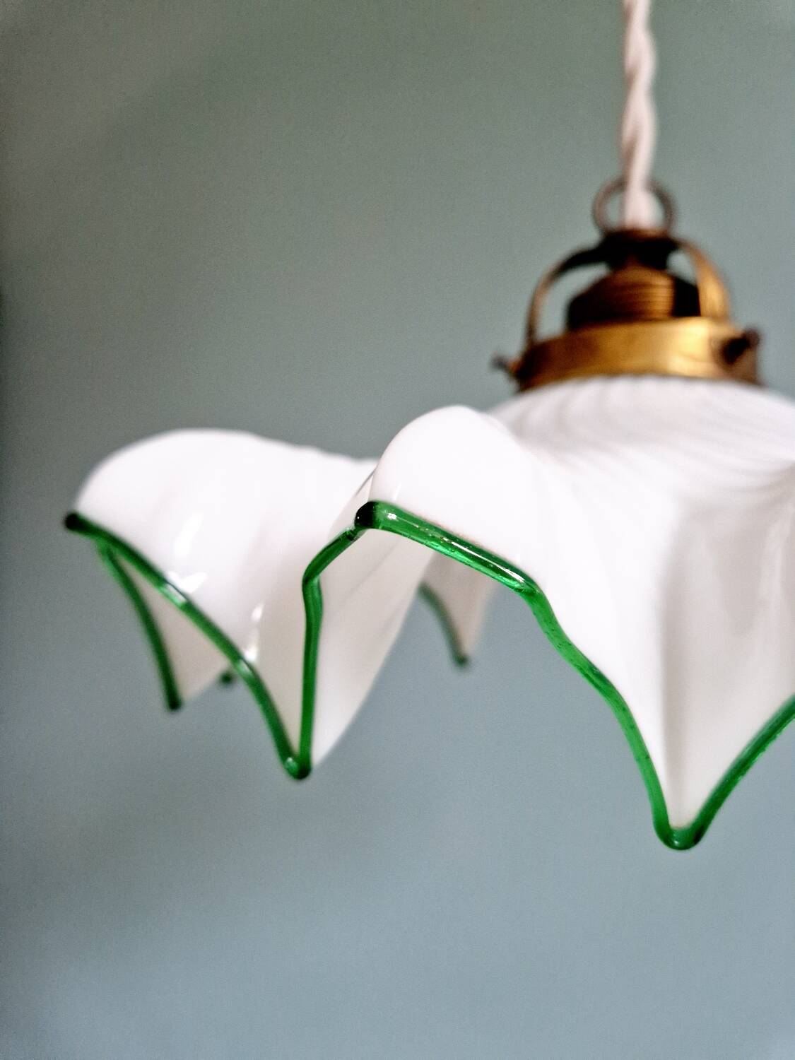 Art Deco pendant light in scalloped white opaline, 1920-30