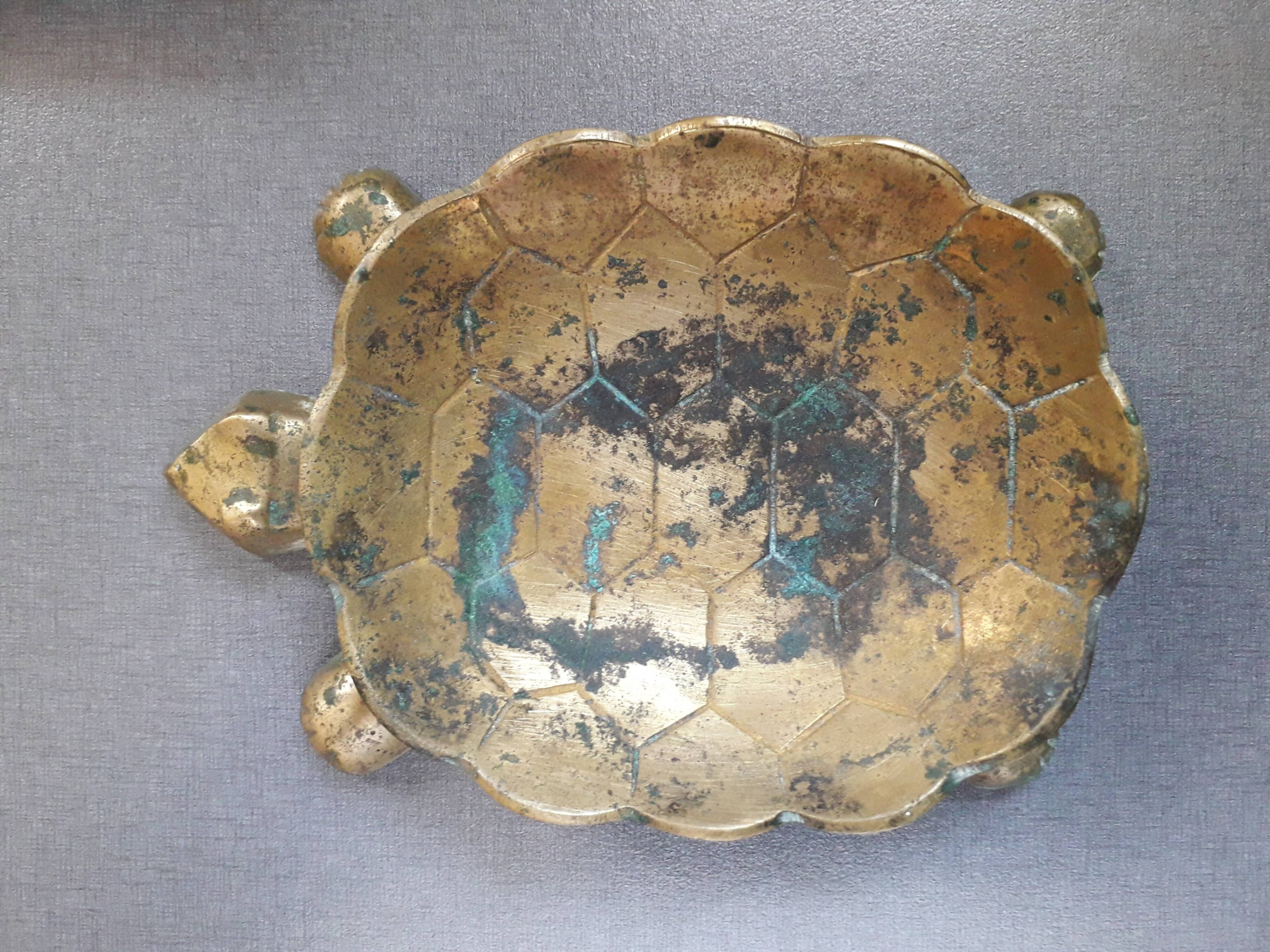 Vintage brass pocket tray in the shape of a turtle