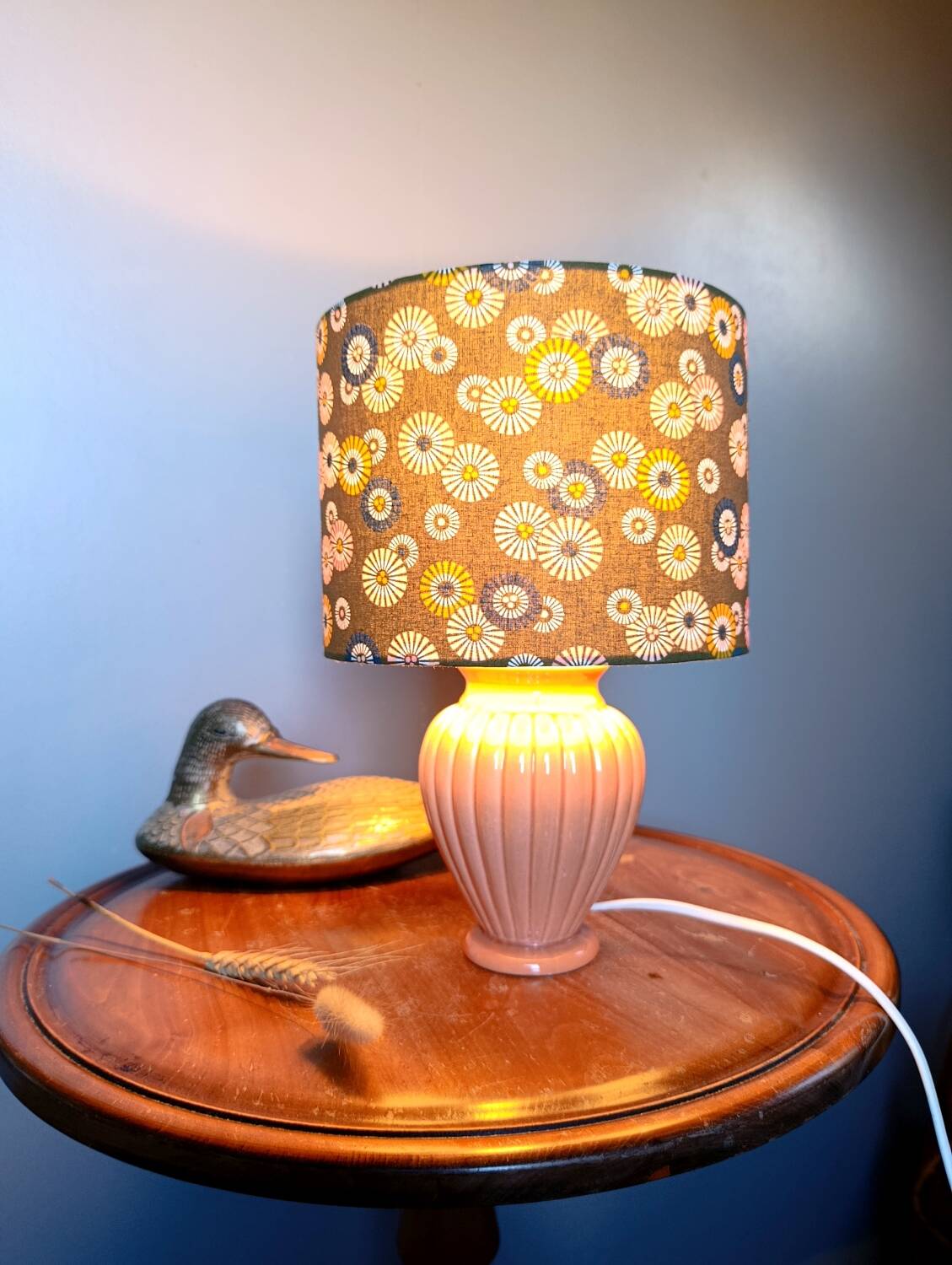 Coral tar ceramic lamp, khaki lampshade with flowers.