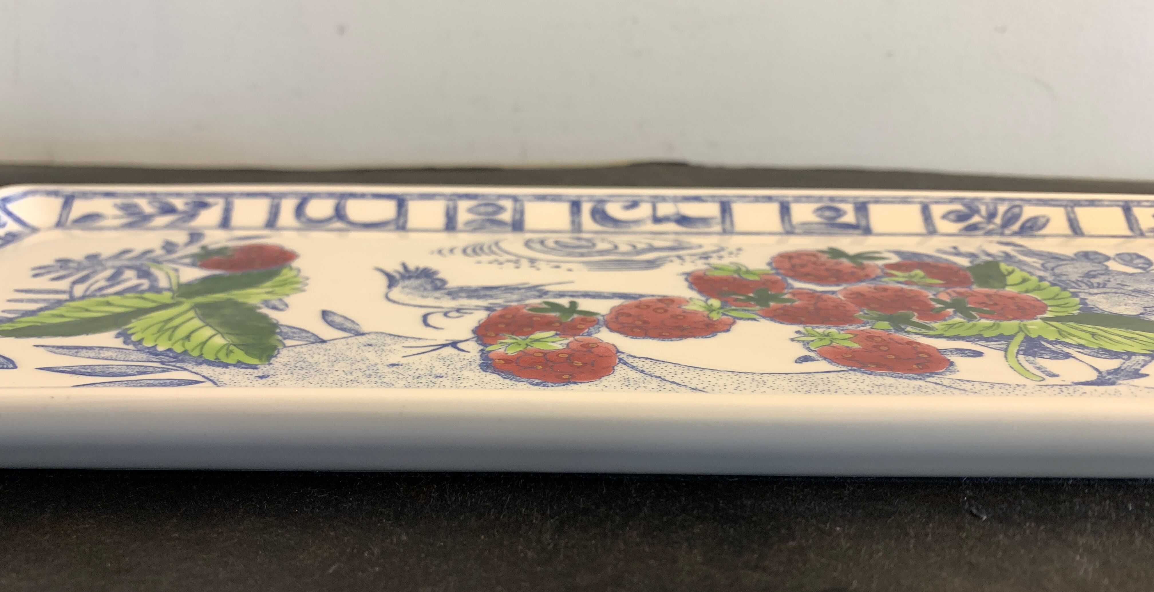Gien cake dish, blue bird and fruit, design Isabelle de Borchgrave