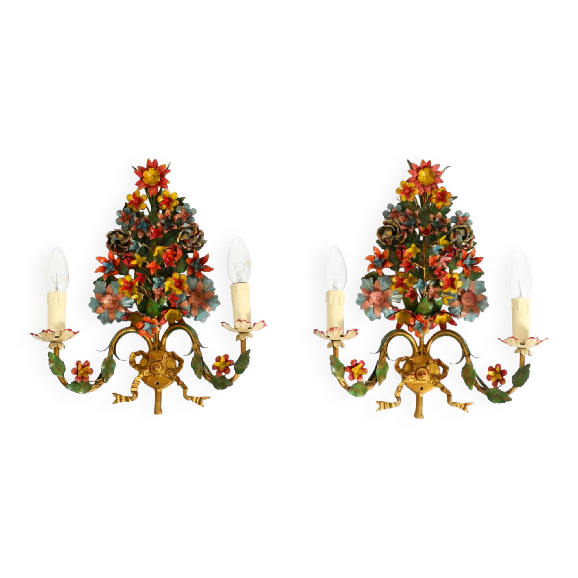 A pair of beautiful 1960s hand-painted and gilded metal wall lamps by Hans