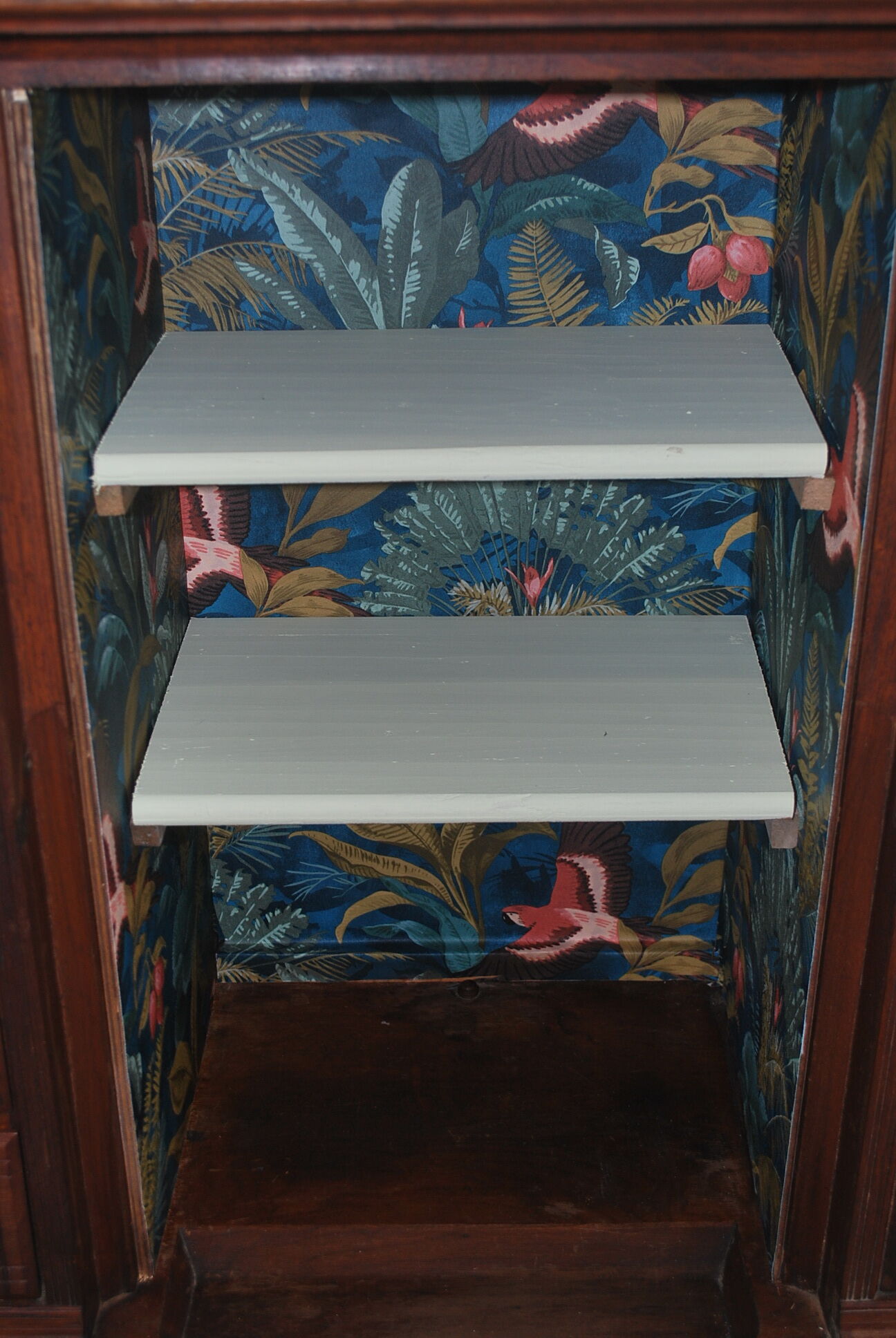 Furniture seamstress