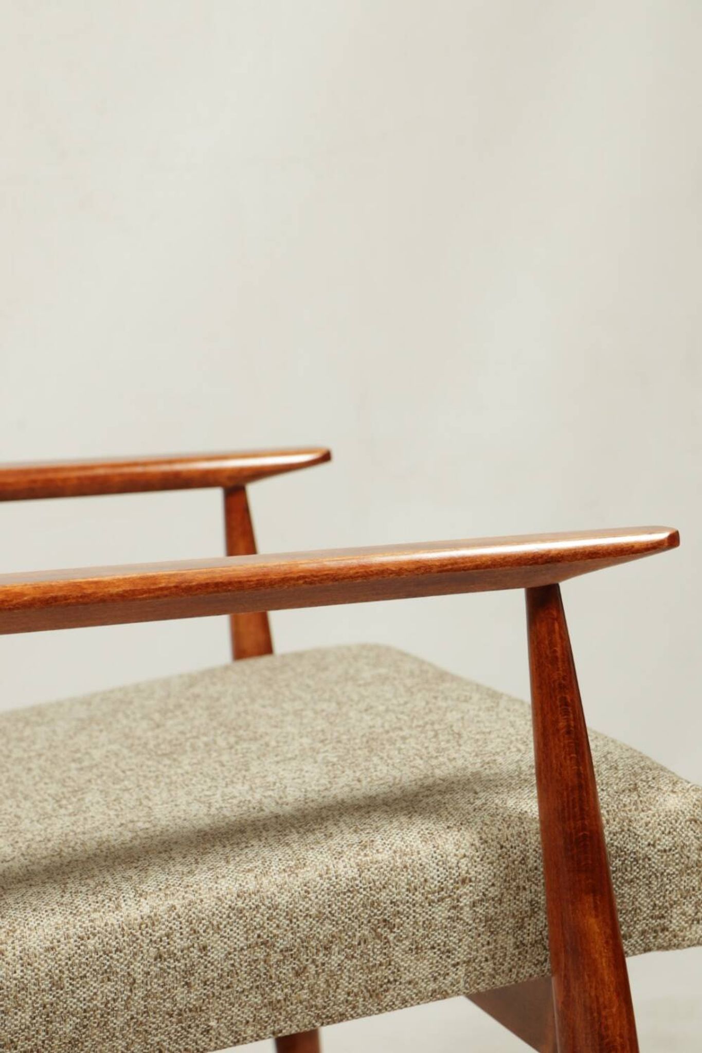 Scandinavian armchair and footrest granola beige concluded by H.Lis 300-190
