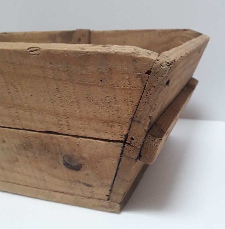 Wooden box trapezoidal