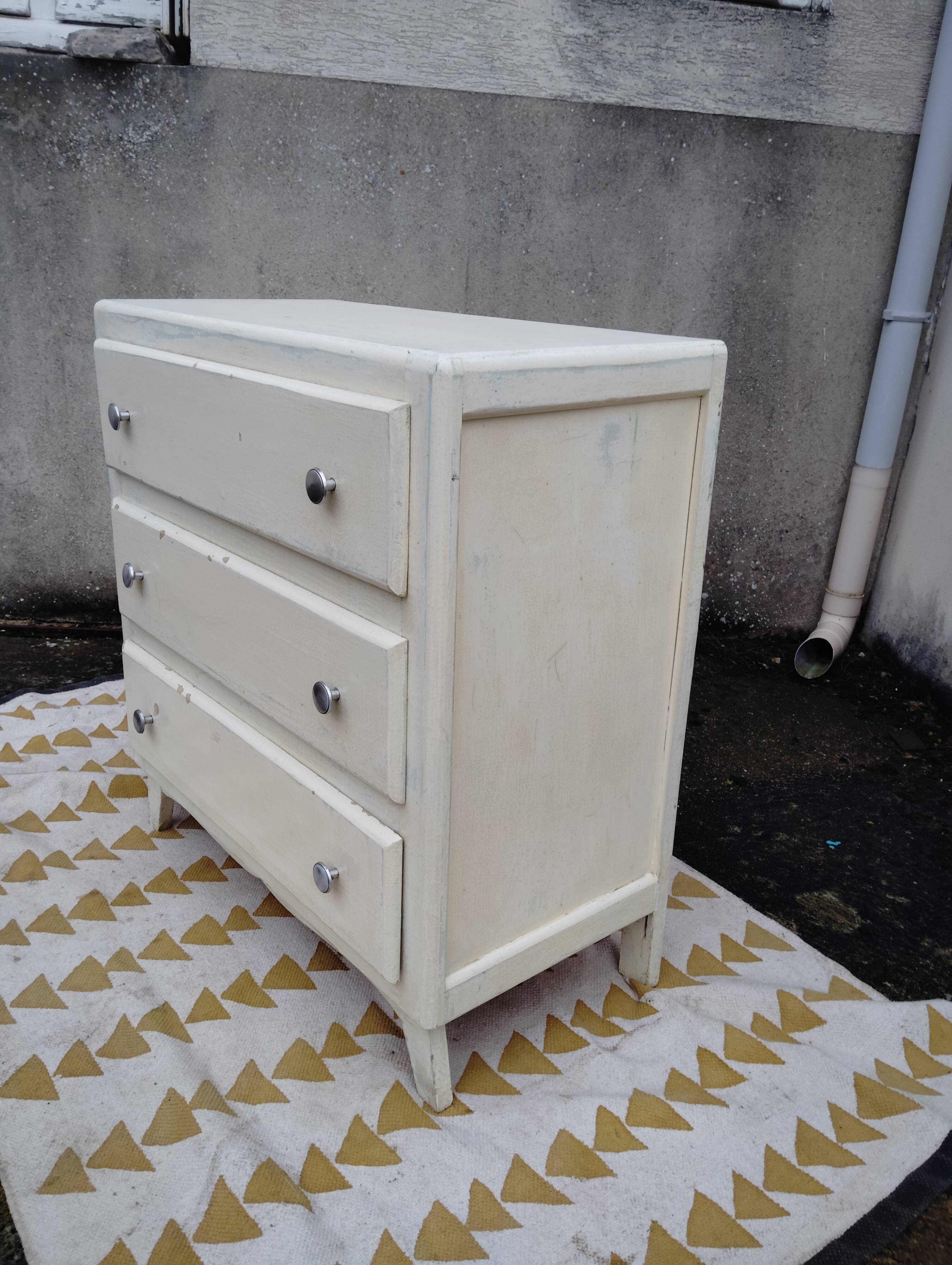 Vintage small chest of drawers