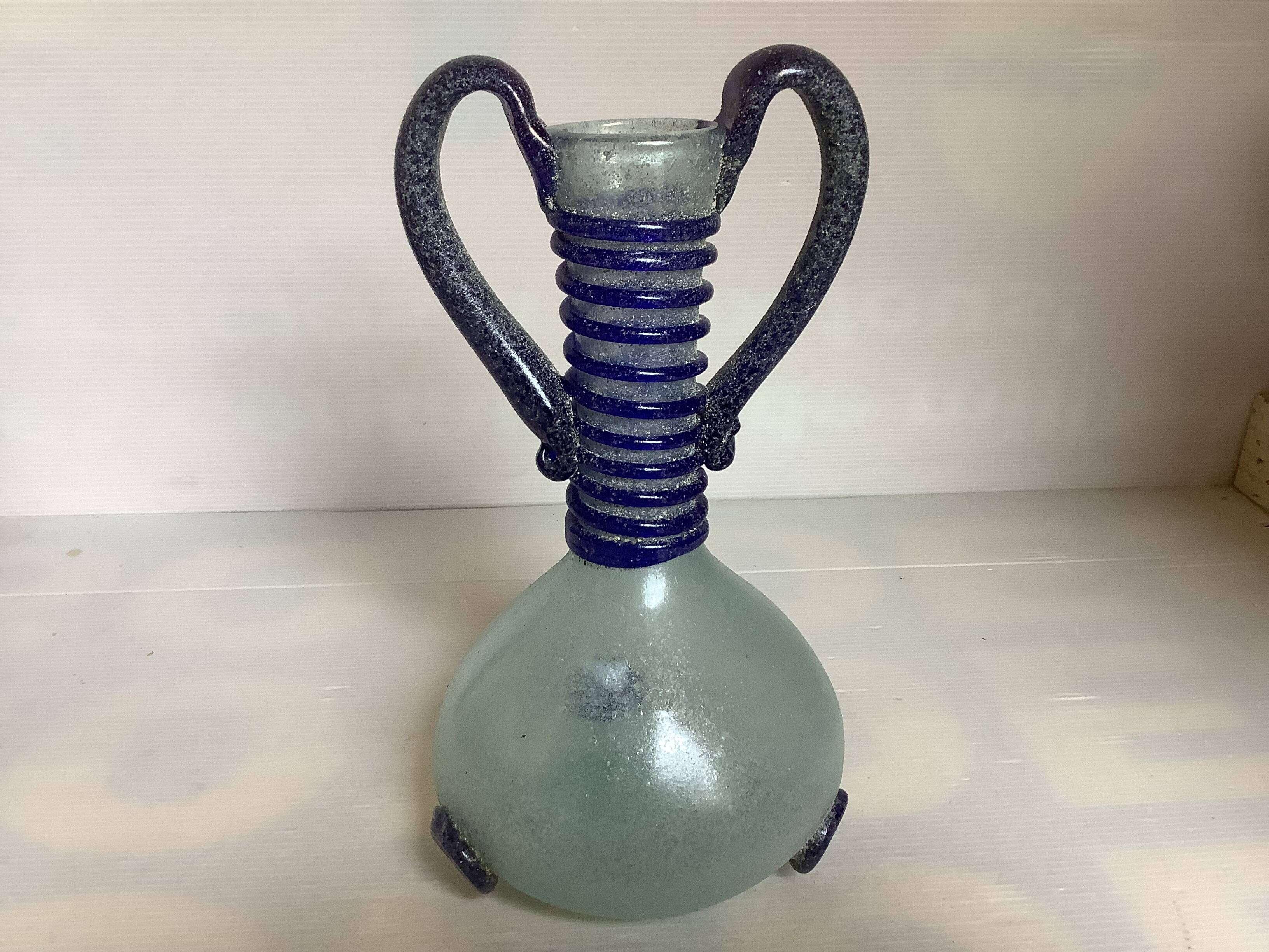 Vase avec anses Scavo bleu