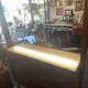 Bar en bois fruitier
