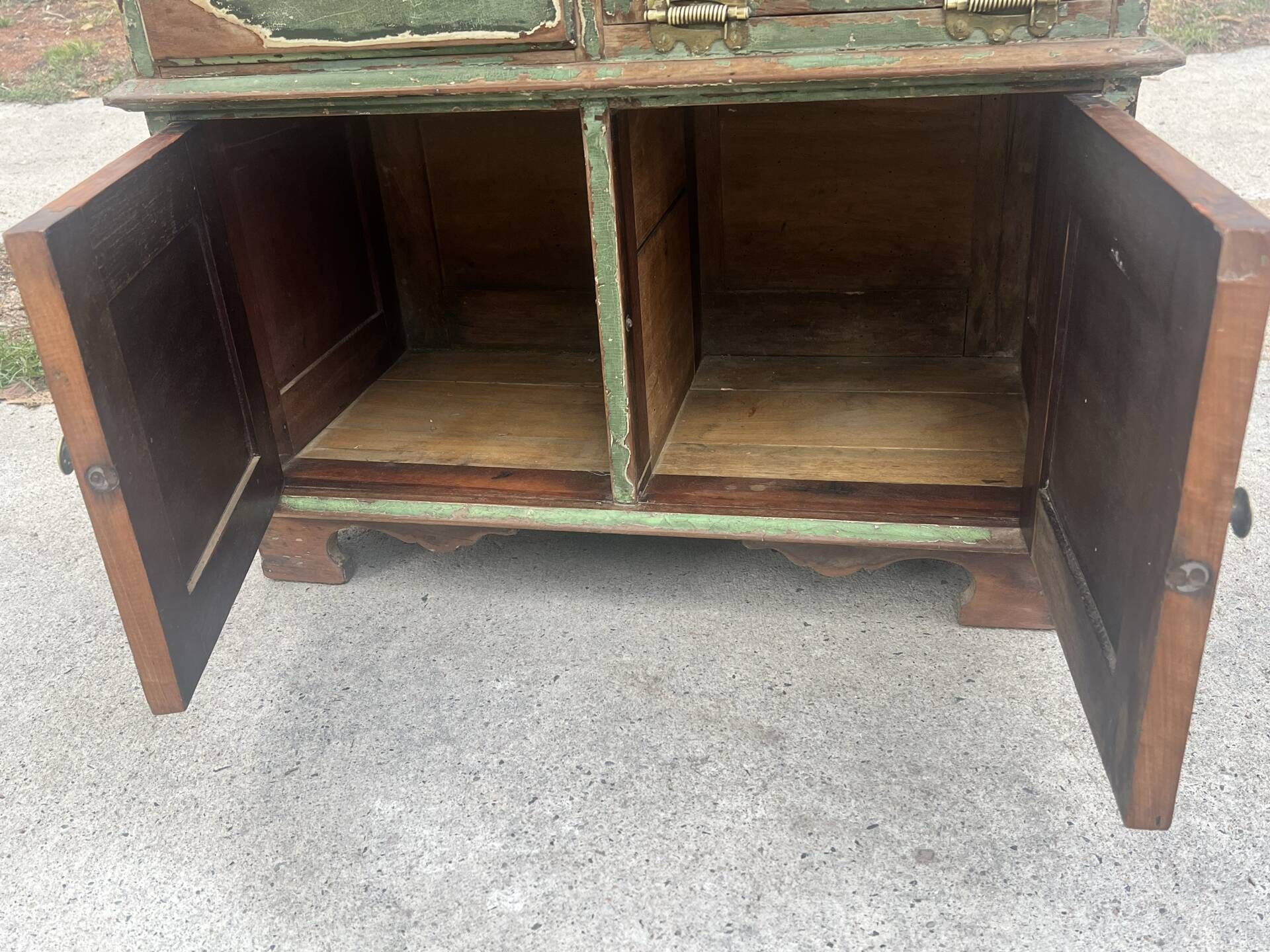 Rare antique dental cabinet The Cabinet Company no. 53 in mahogany.