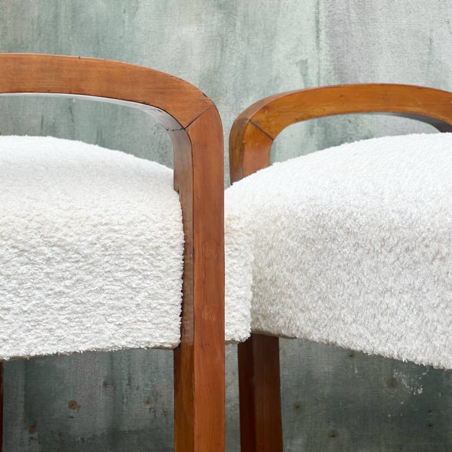 Deux tabourets mouton Decò