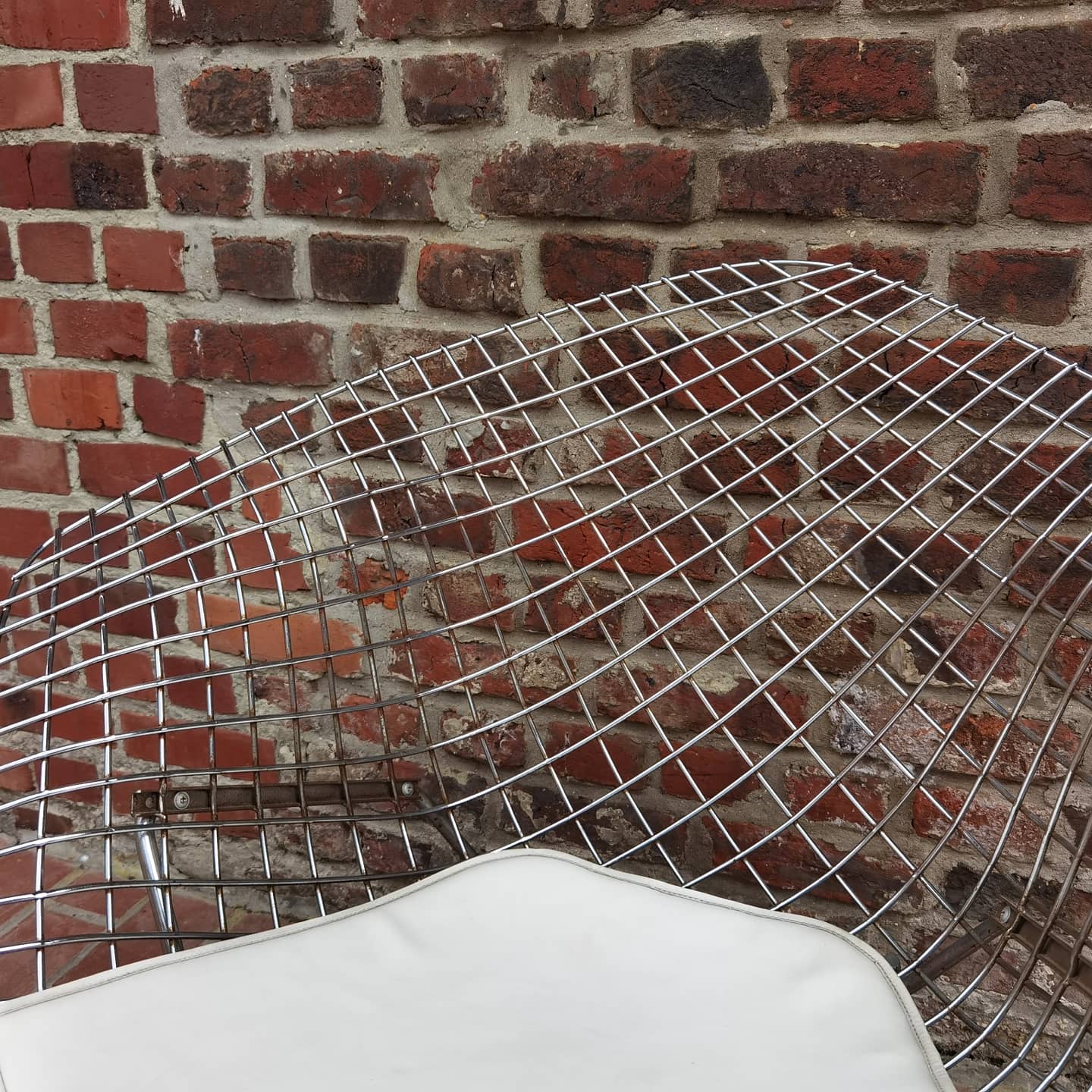 Diamond armchair by Harry Bertoia for Knoll