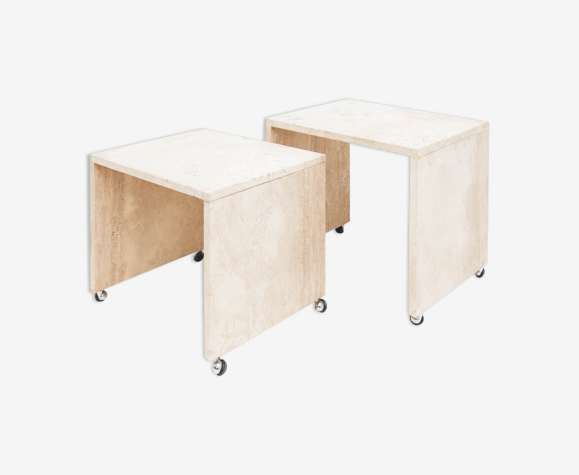 Tables en travertin