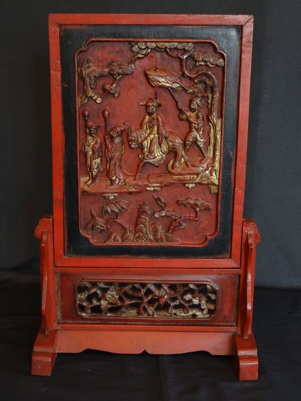 Ecran de lettré, chine xixème, bois sculpté laqué et doré h 52 cm