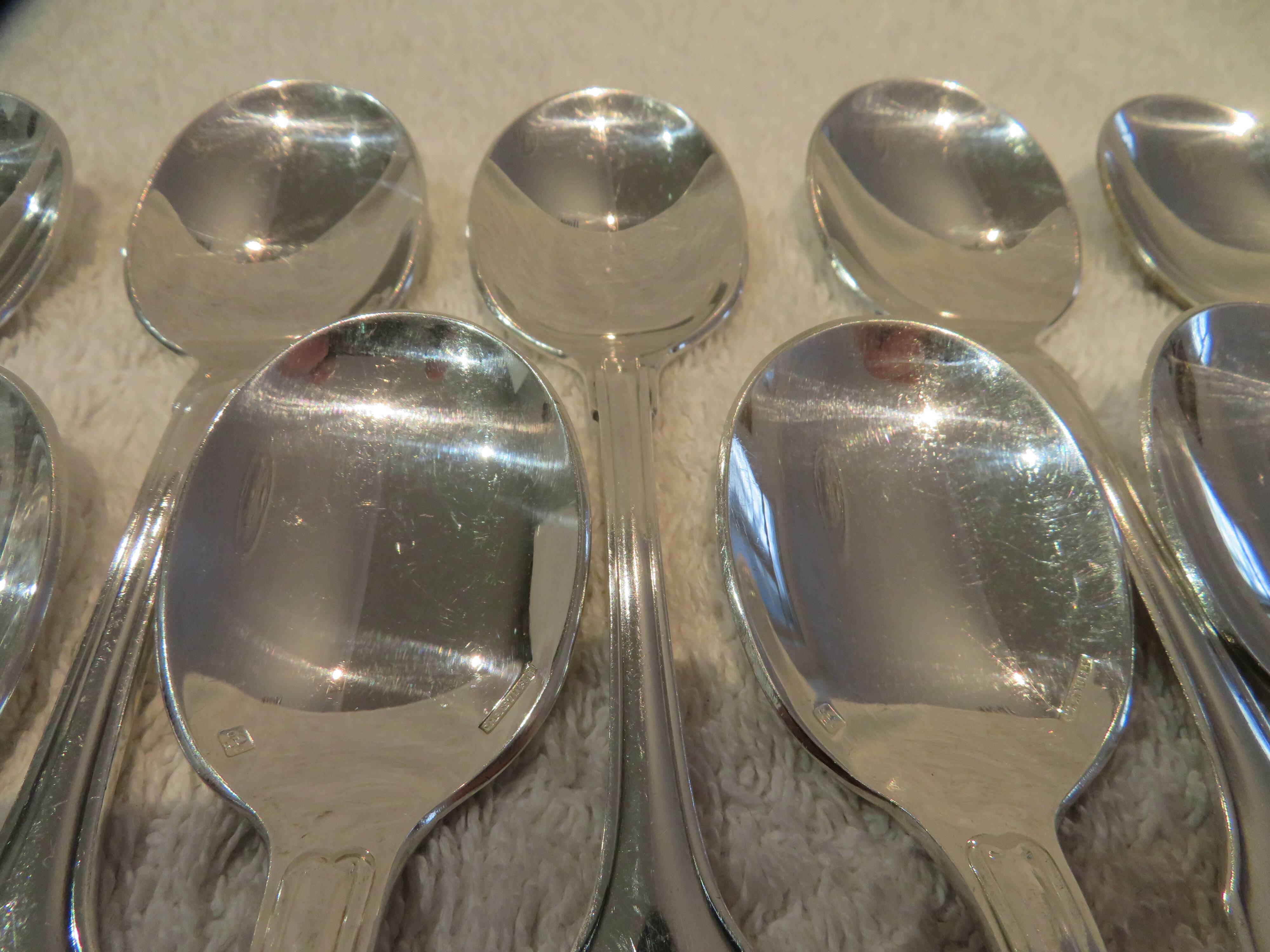 12 silver-plated ice cream scoops, Christofle Vendome model, 12.9 cm