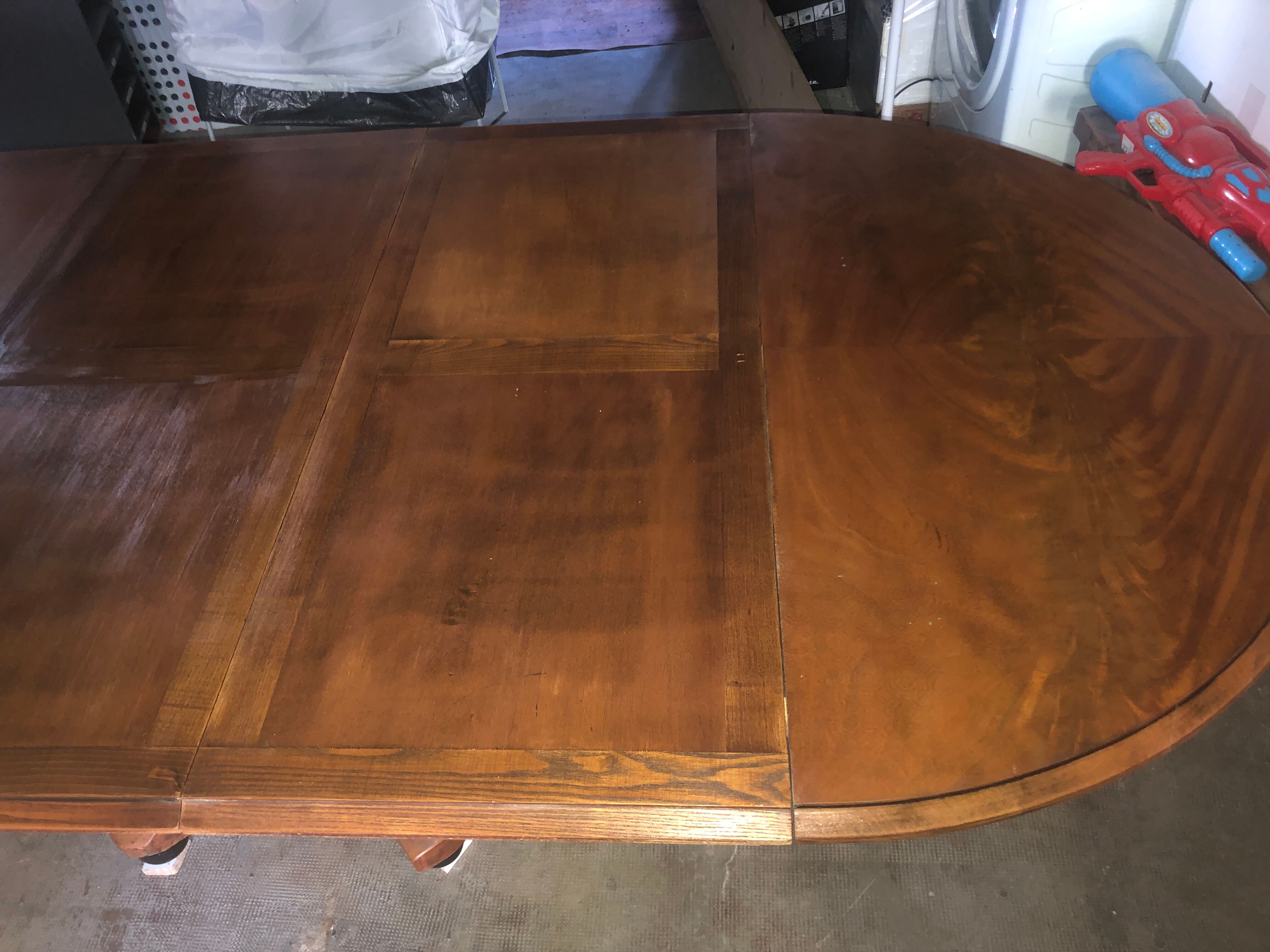 Table - pedestal table with 3 extensions: 4-10 people