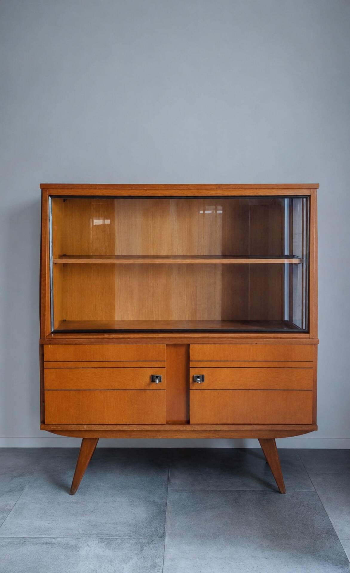 Buffet vitrine pieds compas