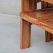 Petit bureau français du milieu du siècle en bois