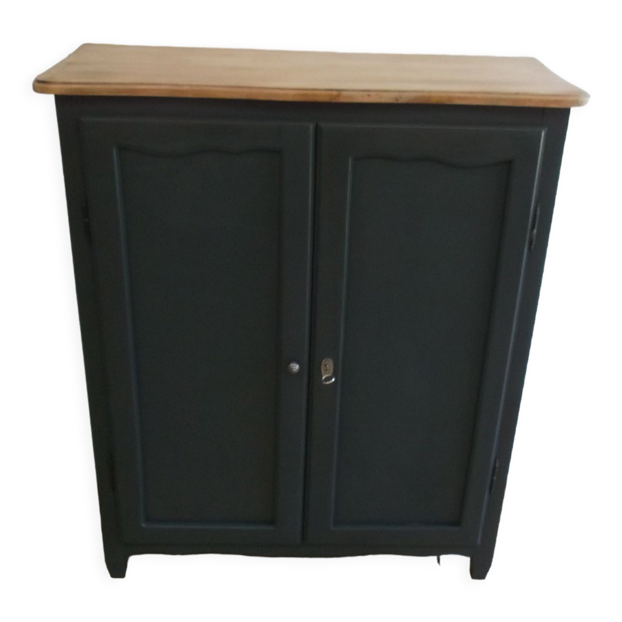 Shoe cabinet