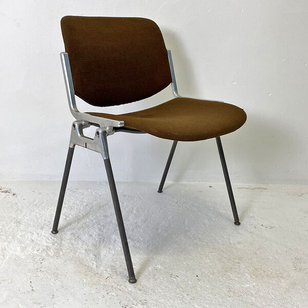 Chaise DSC 106 par giancarlo piretti 1970