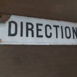 Curved enamel plate direction