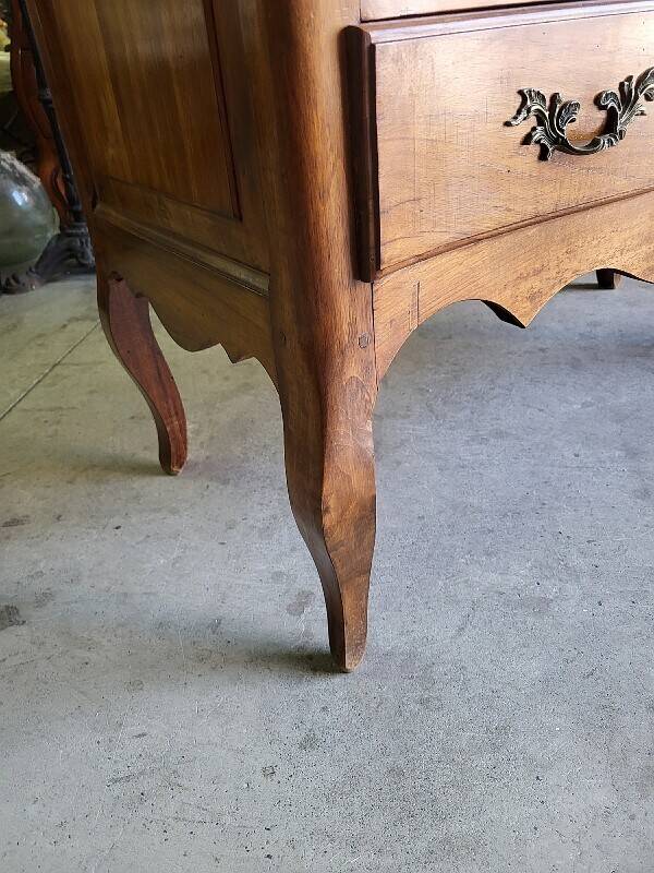 Louis XV walnut chest of drawers with 3 drawers from 1960
