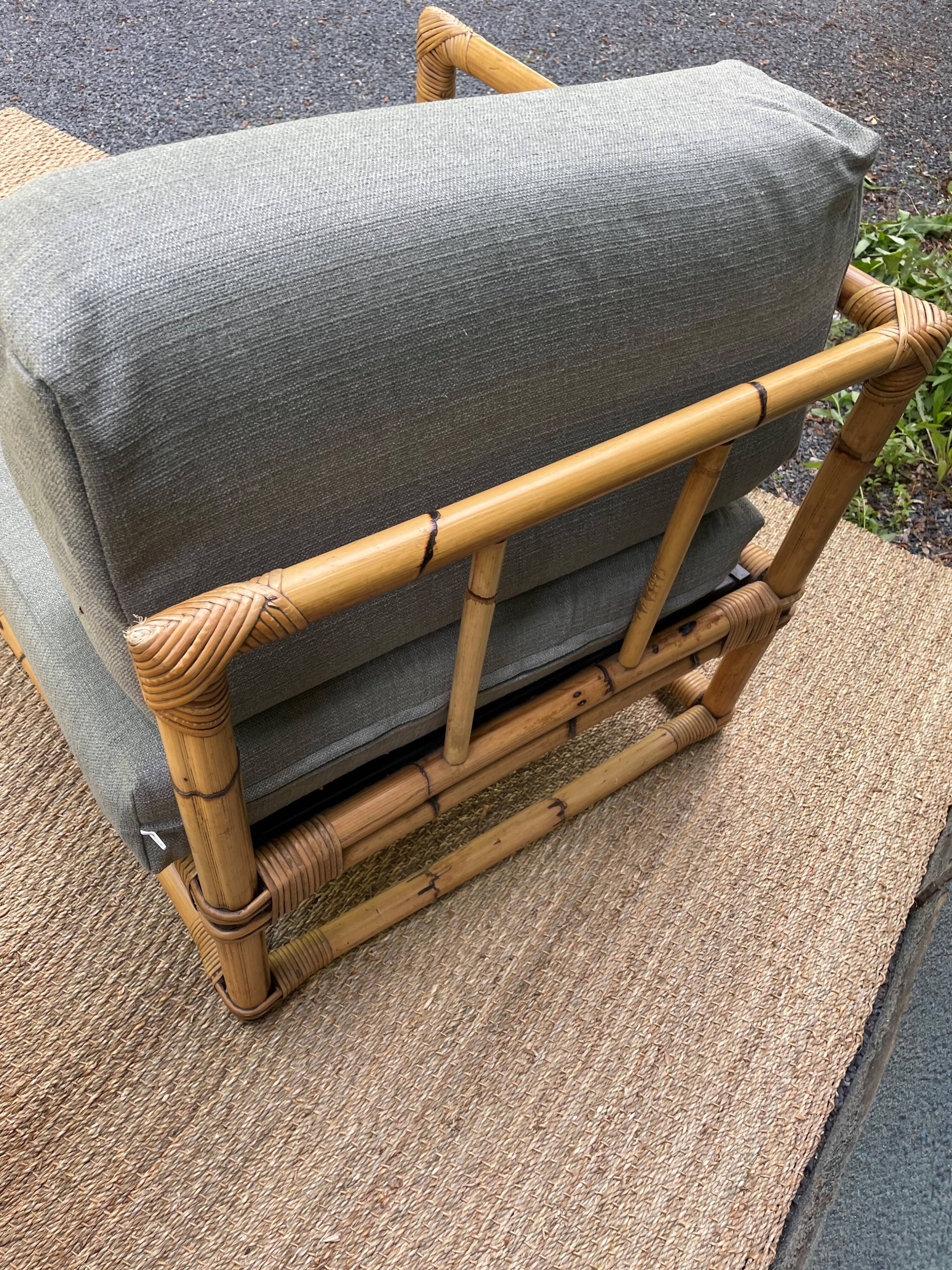 Paire de fauteuils en rotin vintage