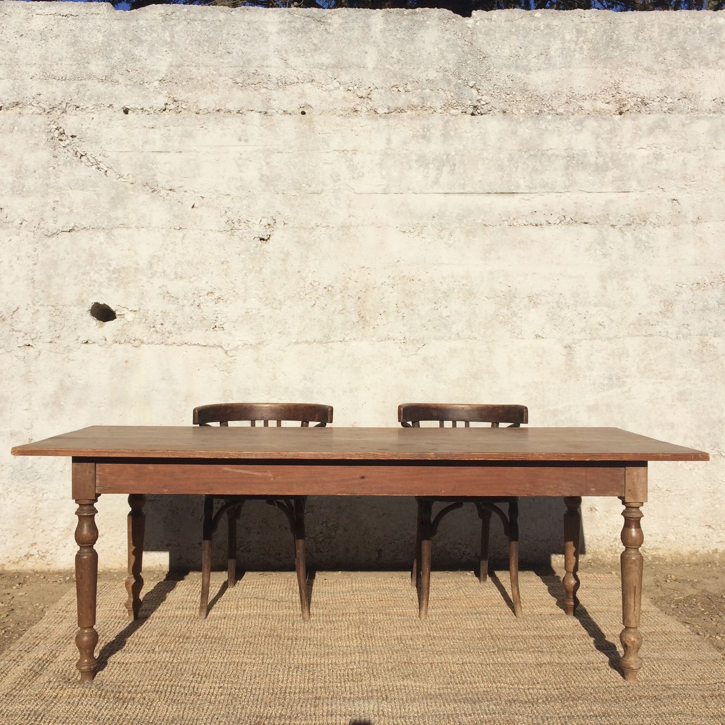 Table en bois pieds tournés