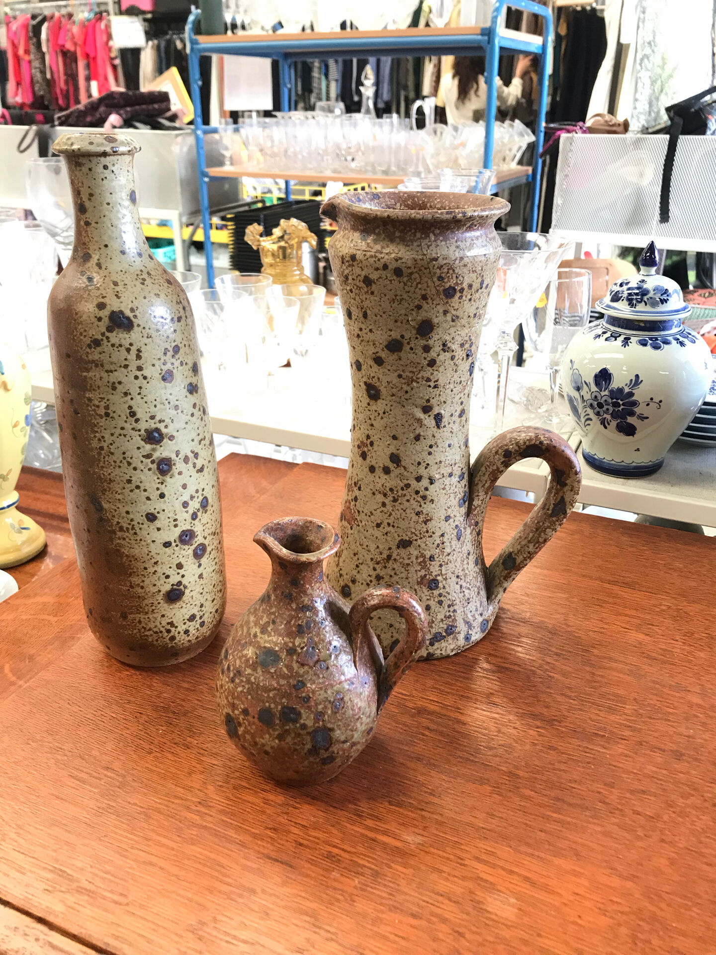 Lot de trois vases en grés pyrite